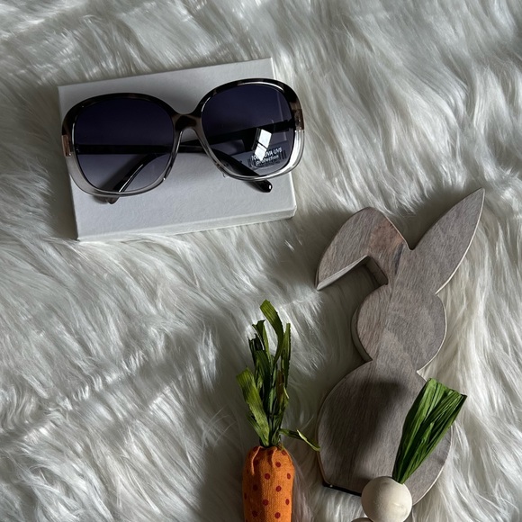 Banana Republic Accessories - NEW Banana Republic Women’s Gradient Tortoise Sunglasses ✨